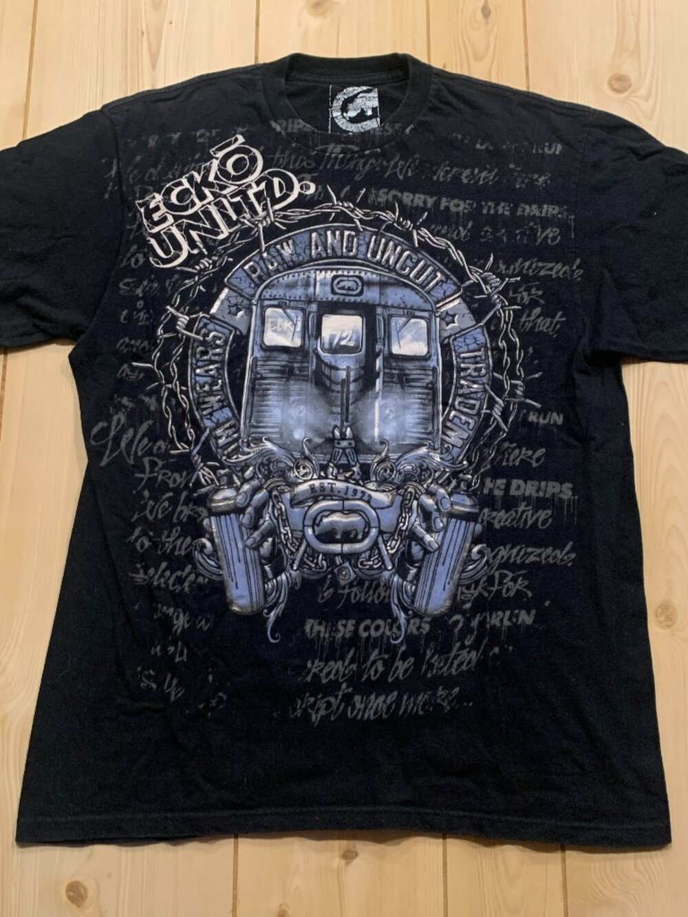 Marc Ecko Unltd. Raw And Uncut Streetwear Skater Barbed Wire Script T-Shirt L
